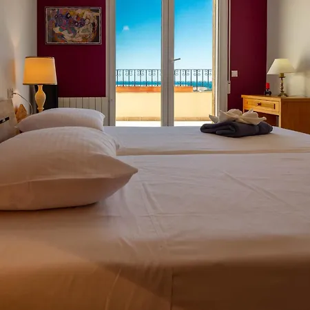 Ref 147) 10 Persons Вилла