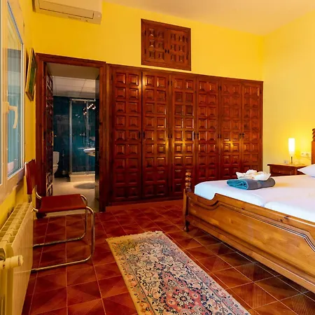 Ref 147) 10 Persons Вилла