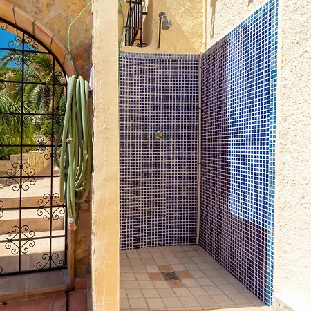 Ref 147) 10 Persons * Calpe